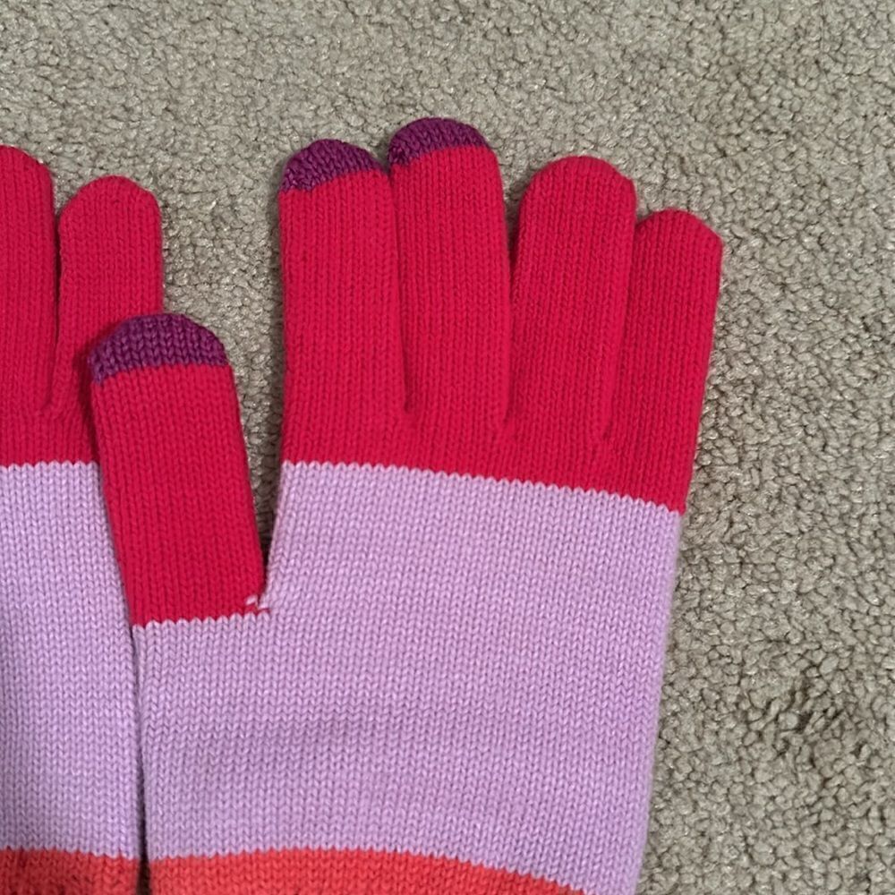 Verloop brand new tech gloves. - Picture 3 of 4